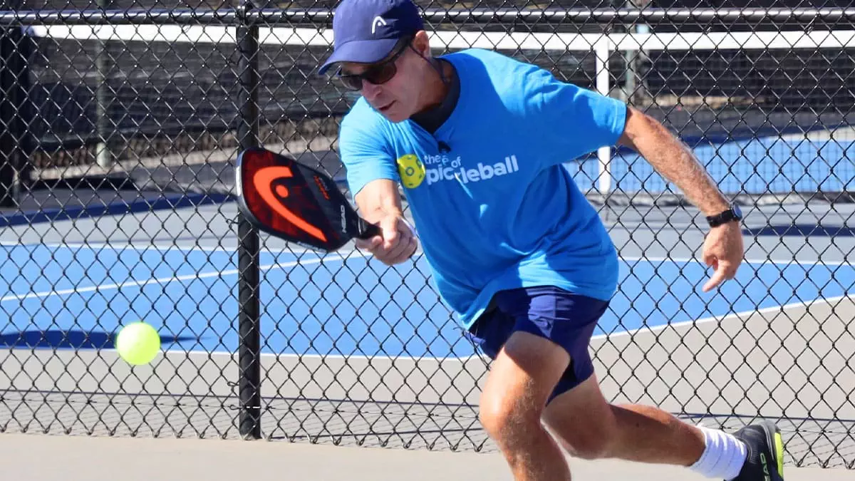 The Best Techniques for Hitting a Serve Return in Pickleball